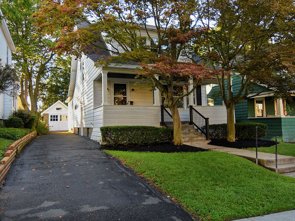1st image of 48 Hollywood Ave