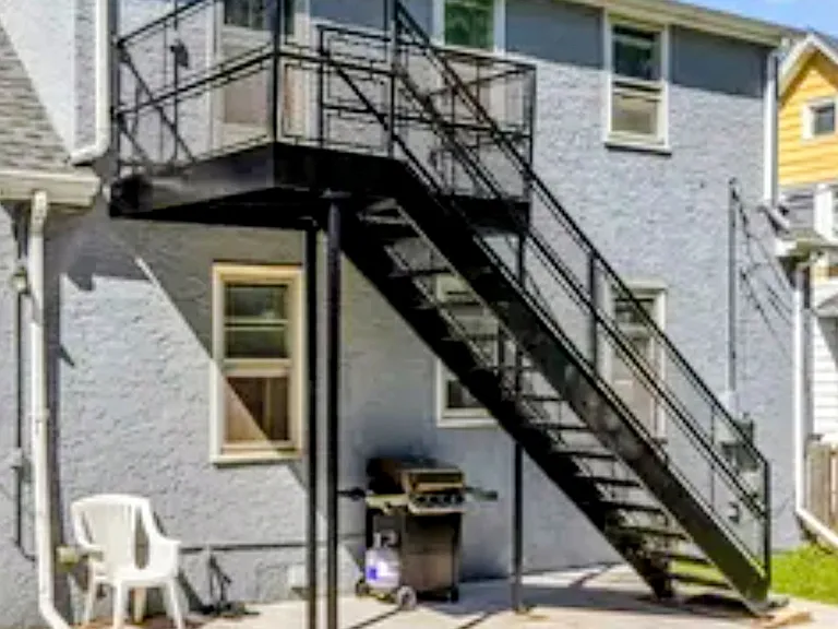 1018 Como Pl — Photo 6