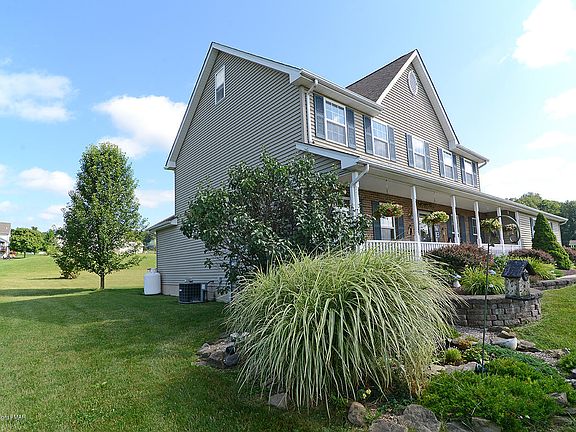 3rd image of 302 Stacia Way