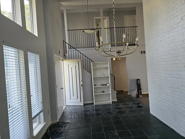 3218 Knights Haven Ln — Photo 4