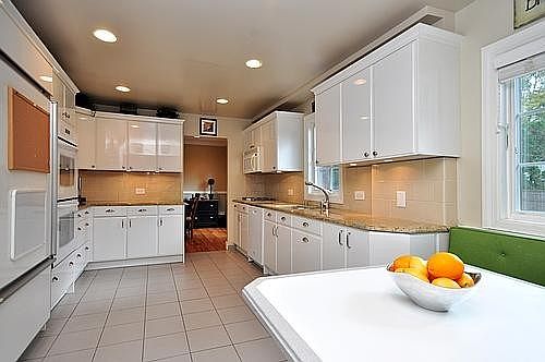 4th image of 86 Soundview Dr