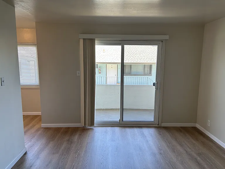 100 Millbrae Ave #2 — Photo 17