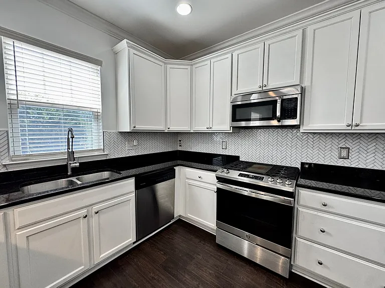 1123 W Ocean View Ave — Photo 20