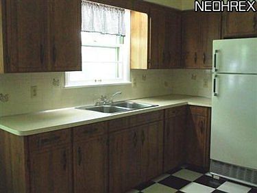 4th image of 6583 Oakwood Dr
