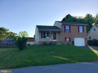 518 Bickel Dr, Hamburg, PA