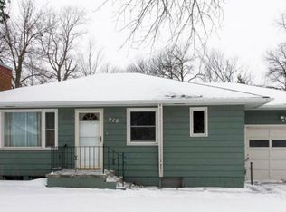 916 1st St, Nevada, IA 50201