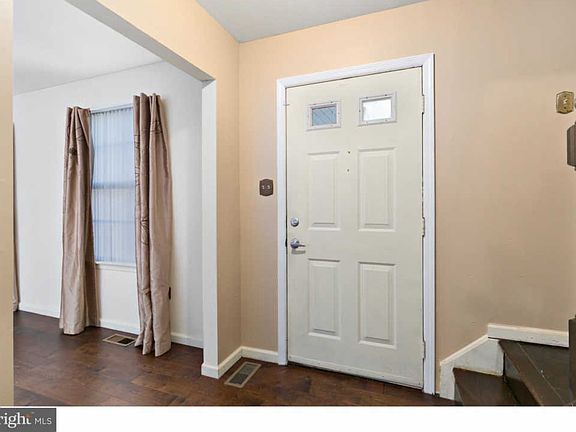 3rd image of 6 Fawn Ln
