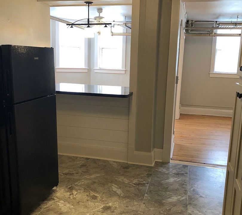 1st image of 3059 N Maryland Ave #34612CB69