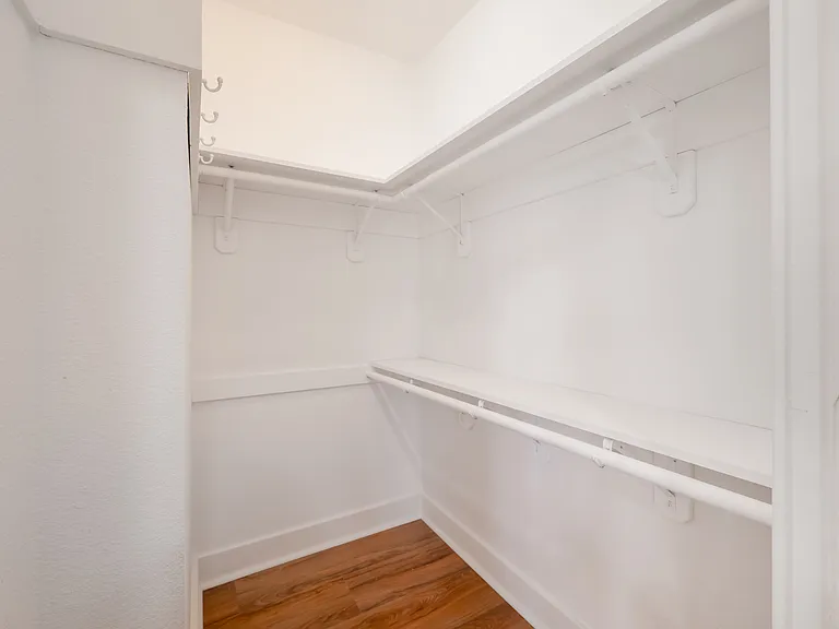 121 S Lotus Ave — Photo 18