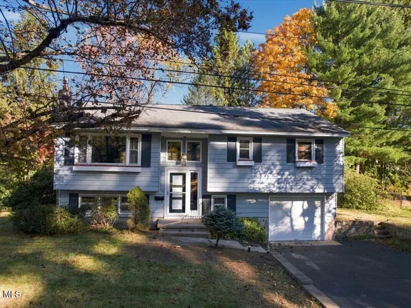 24 Patricia Lane, Saratoga Springs, NY 12866