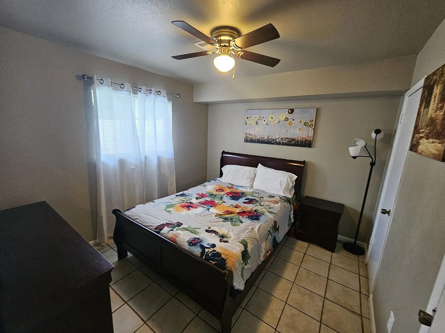 3 bed, 2.0 bath, 1400 sqft, $1,092 — Photo 2