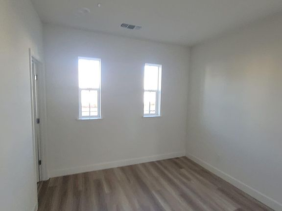 4th image of 3008A Ellis Town Dr