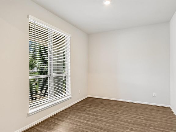4th image of 17017 Lathrop Ave