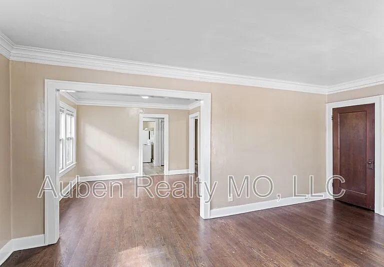 5303 Charlotte St #1 — Photo 6