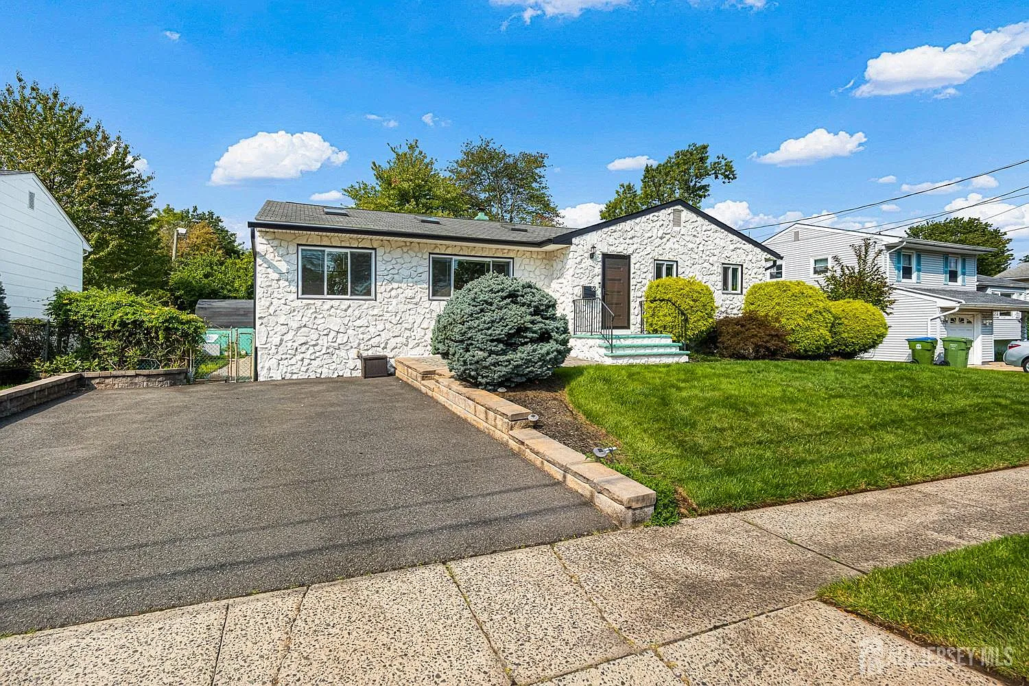 3 bed, 3.0 bath, $3,950 — Photo 3