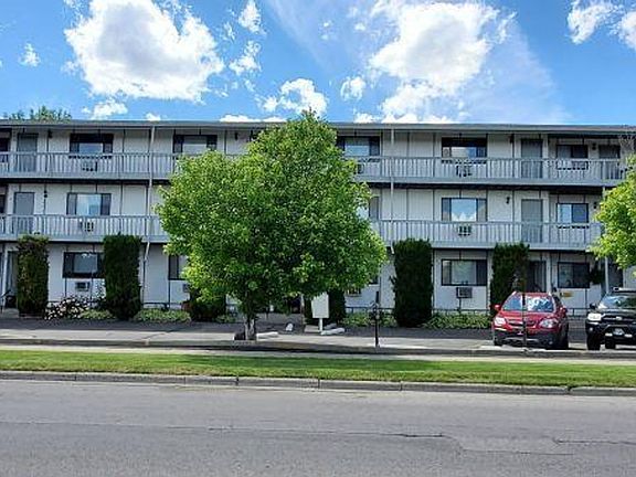 2nd image of 44 6th St W #10