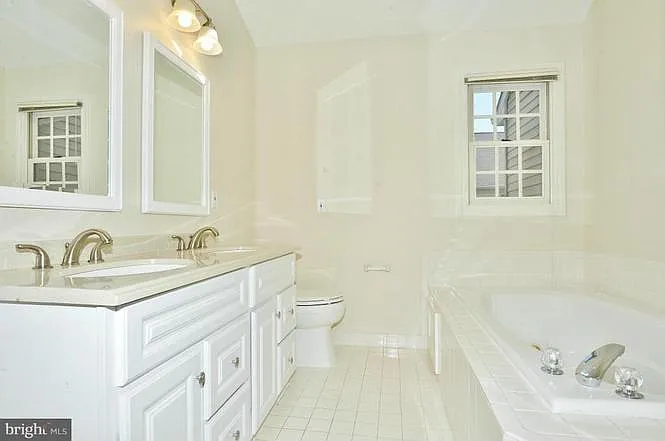 6759 Royal Thomas Way — Photo 6
