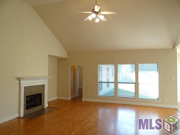 3rd image of 22451 New Port Dr