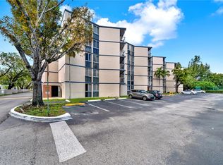 7125 NW 186th St APT B104, Hialeah, FL 33015