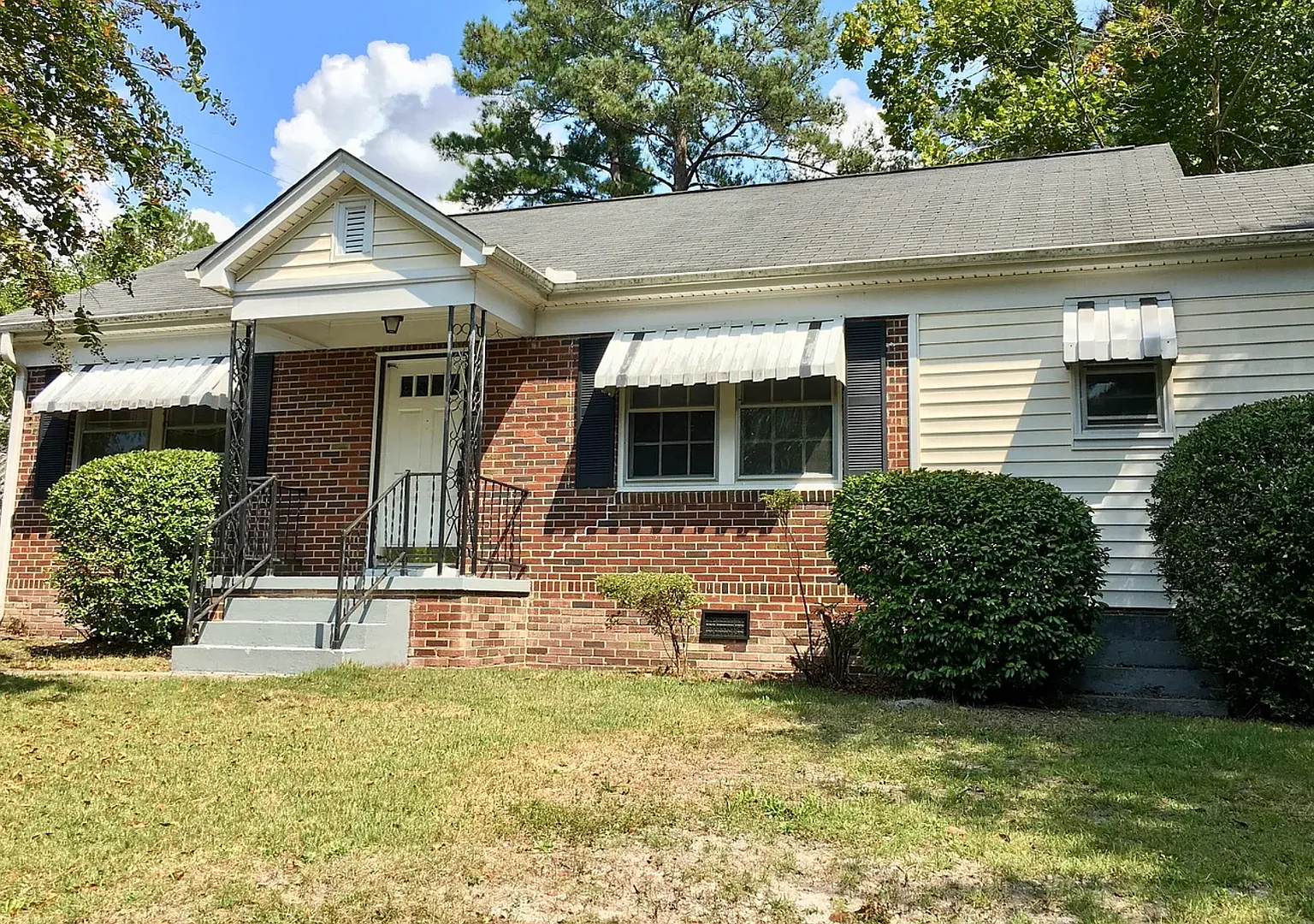 Charming 3-Bed Home in Forest Acres Spacious & Conveniently Located! — Photo 1