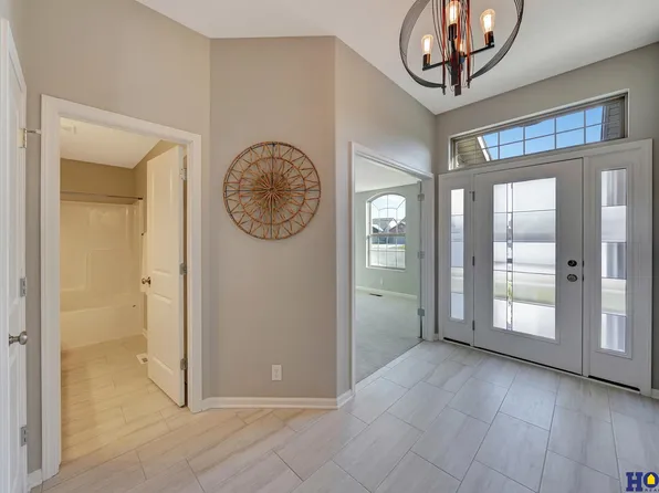 2717 Regent Pl, Lincoln, NE 68507