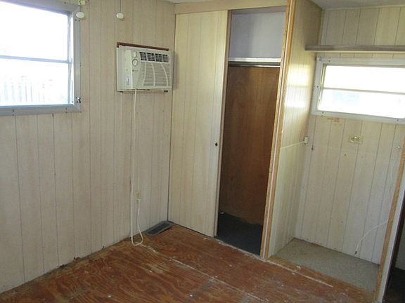 5th image of 108 Rhine Dr