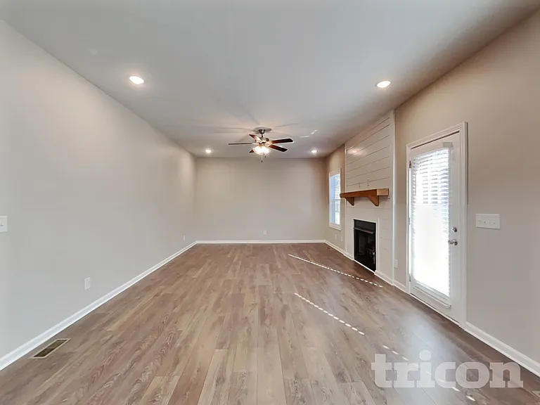 1785 Rains Rd — Photo 3