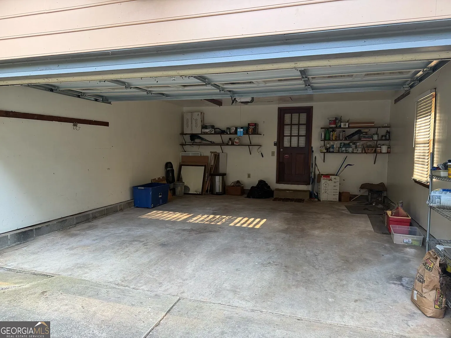 4 bed, 2.5 bath, 3888 sqft, $3,000 — Photo 2