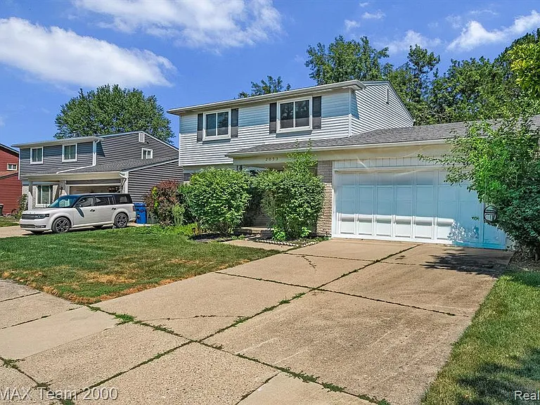 2053 Brookfield St — Photo 3