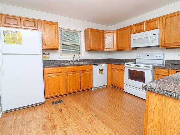 5th image of 1650 Mayhew St