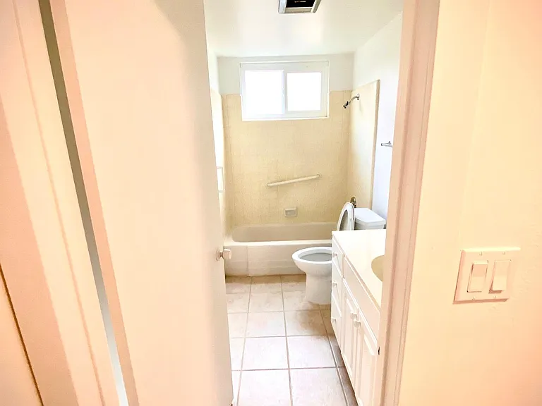 18591 Oriente Dr — Photo 20