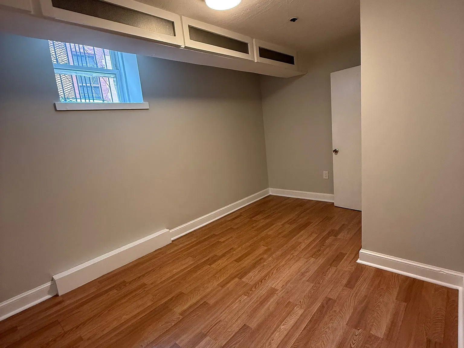 4 bed, 2.0 bath, $6,660 — Photo 4