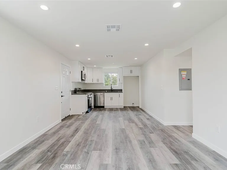 7732 Etiwanda Ave #1/2 — Photo 4