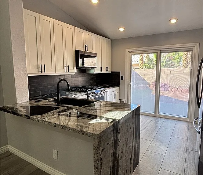 9828 Piper Glen Pl — Photo 11
