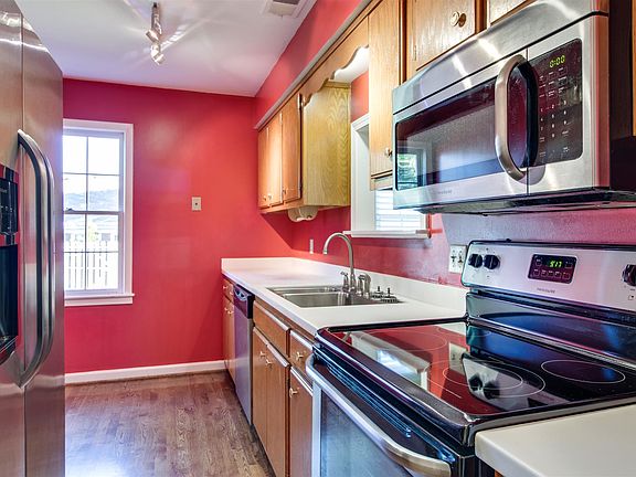 4th image of 710 Mount Carmel Pl