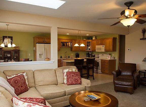 4th image of 2260 Jeannette Ln