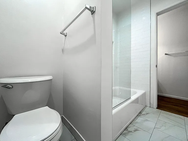 2118 Carnegie Ln — Photo 21