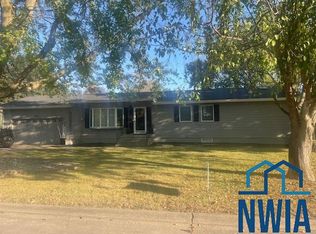 2901 Alvin Pl, Storm Lake, IA 50588