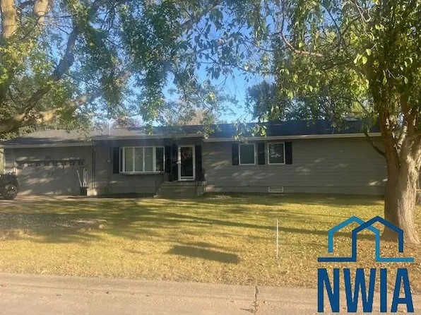 2901 Alvin Pl, Storm Lake, IA 50588