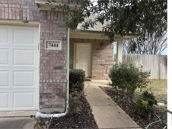 7444 Howling Coyote Ln, Fort Worth, TX 76131