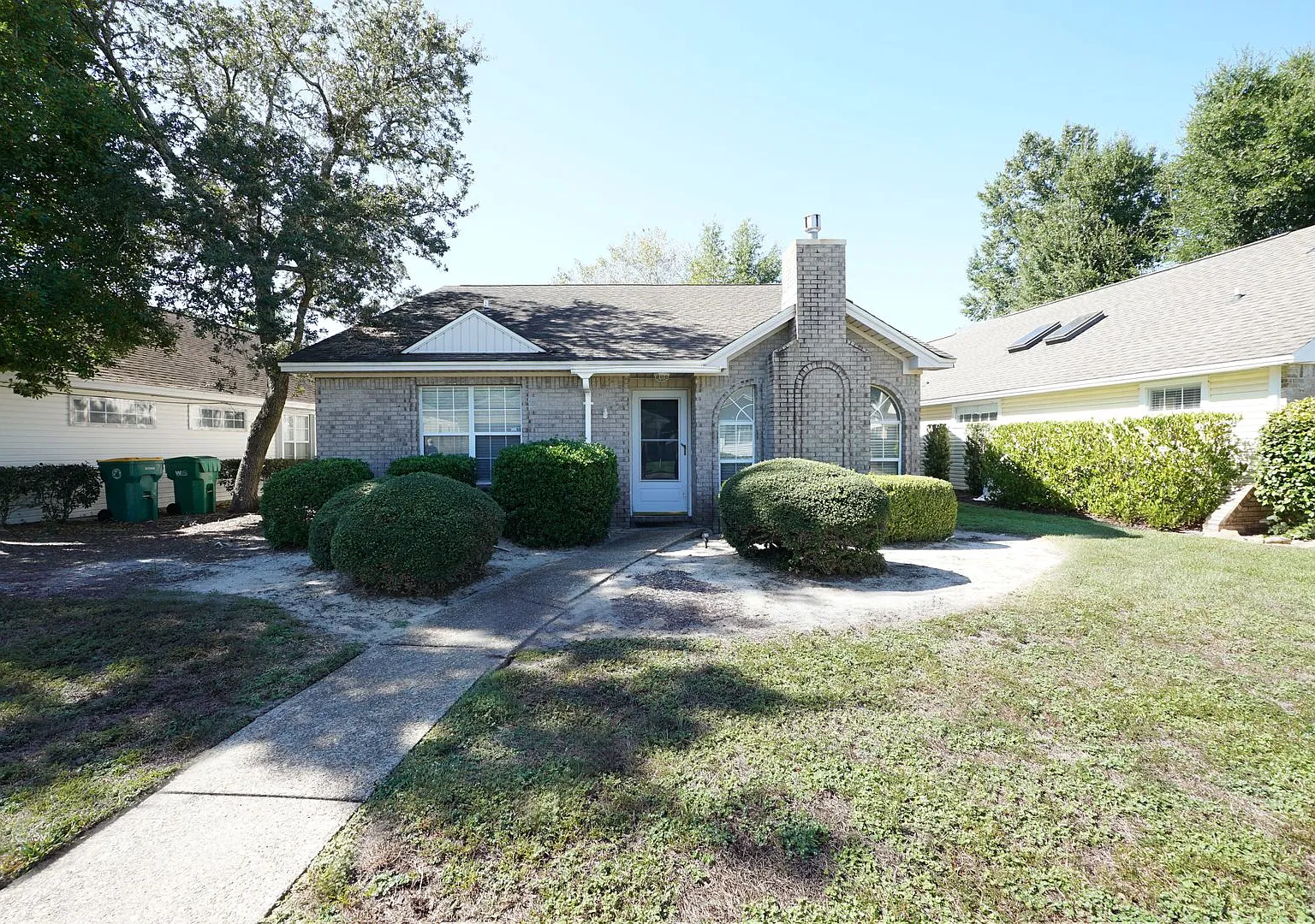 Charming 3-Bedroom Home in Bluewater Bay — Photo 1