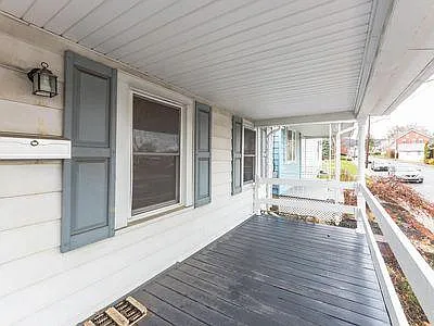 209 W High St — Photo 3