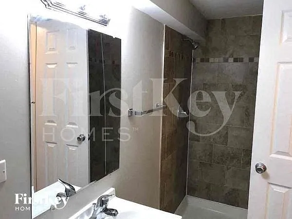 4200 Arlington Dr — Photo 10