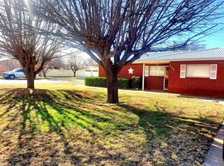 208 SW 17th St, Seminole, TX 79360