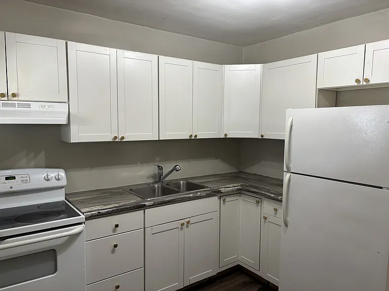 758 Cannon St E #2 — Photo 3