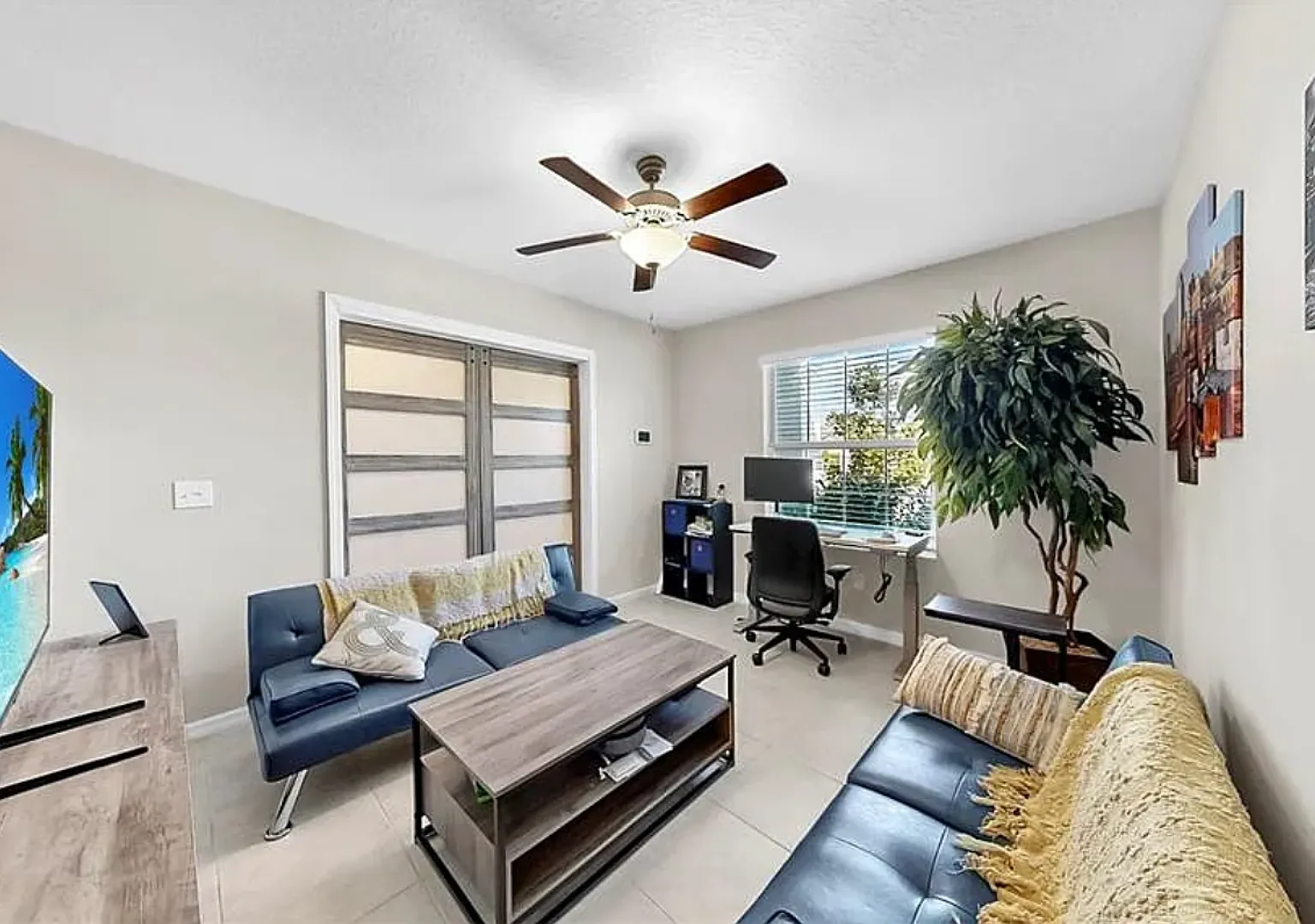Beautiful 6BR with Amenities - Now Available! — Photo 4