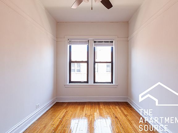 4th image of 640.5 W Cornelia Ave #3S