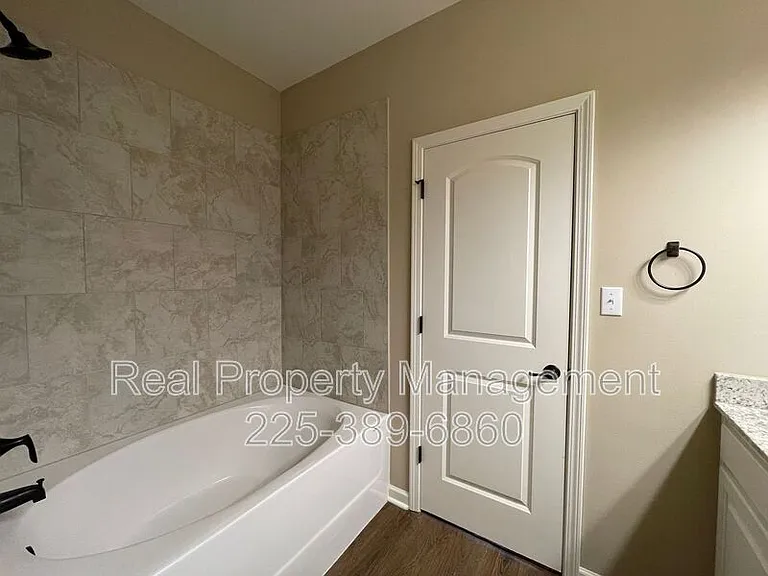 17414 Berkshire Dr — Photo 10