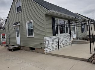 1421 9th St NW, Cedar Rapids, IA 52405