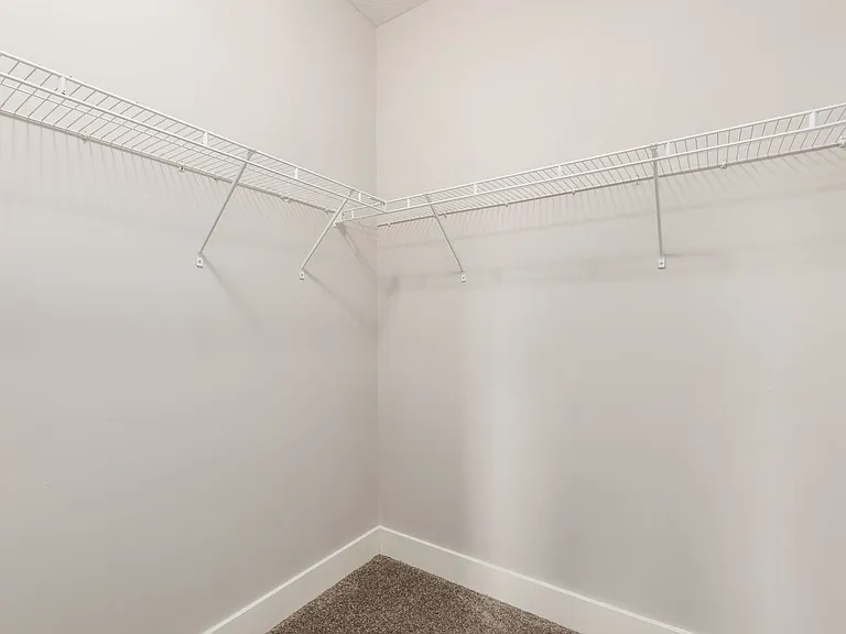 Avery Pointe — Photo 16
